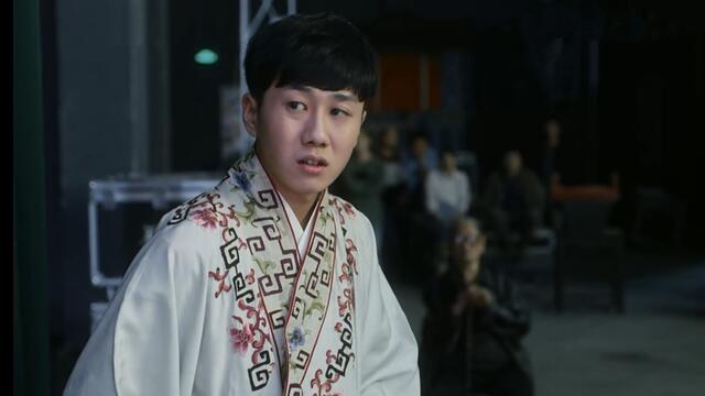 然而彩排的时候二代却临阵退缩,原来演崔户的角儿要