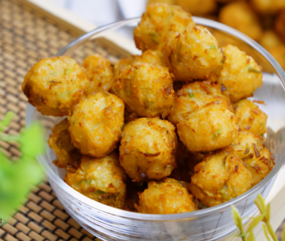 炸萝卜丸子加淀粉面粉都错了多加一样它口感更酥脆不油腻