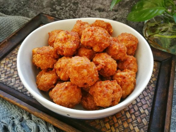 炸肉丸子用面粉还是淀粉都没用对换成它酥软可口不油腻