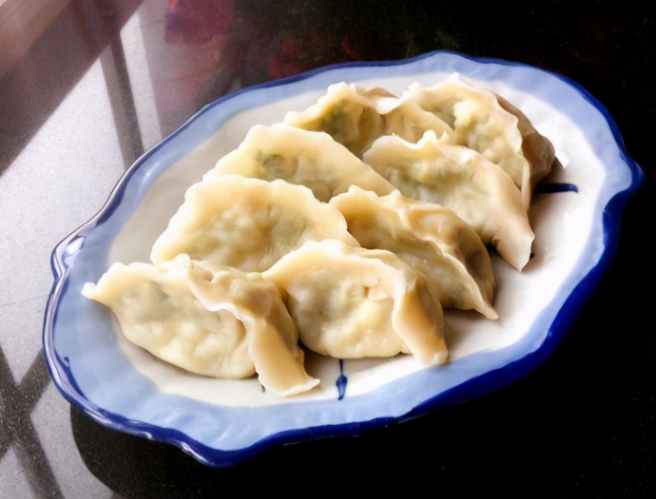 白菜馅饺子,别再加盐杀水了,多加1个步骤,白菜不出水,鲜味足