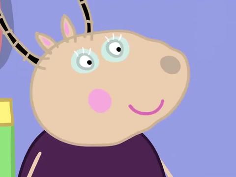 小猪佩奇:小朋友拿乐器合奏,可杂乱无章很难听,被羚羊夫人叫停