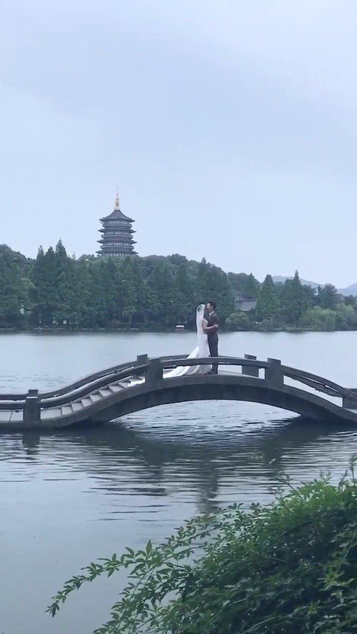 西湖边上走一走,你们能碰见我的许仙吗?太搞笑了!