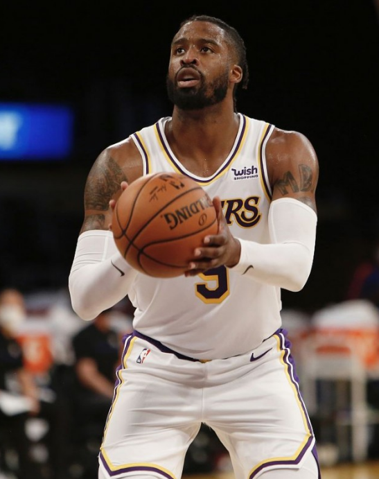 马修斯三分6中6成奇兵 他为詹皇纪录夜添喜,湖人签他太赚