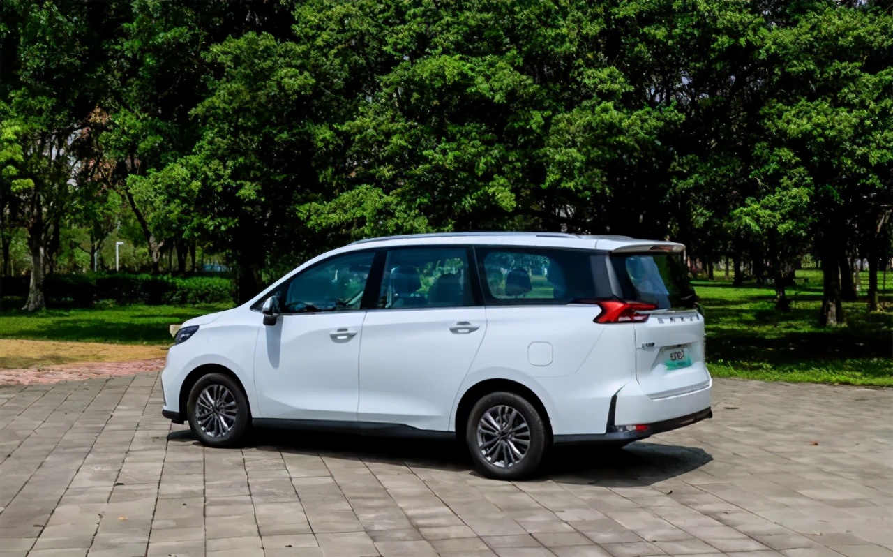 不只手握"绿牌"优势的全能mpv,实测上汽大通maxus euniq 5