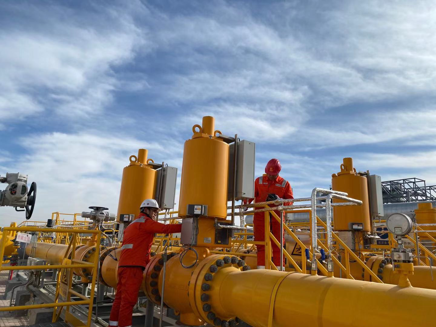 新华财经日输气19亿方西气东输中卫联络压气站保供防气荒