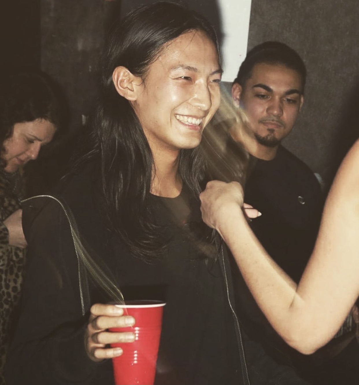 华裔设计师王大仁爆发丑闻对多名男模特进行骚扰意想不到