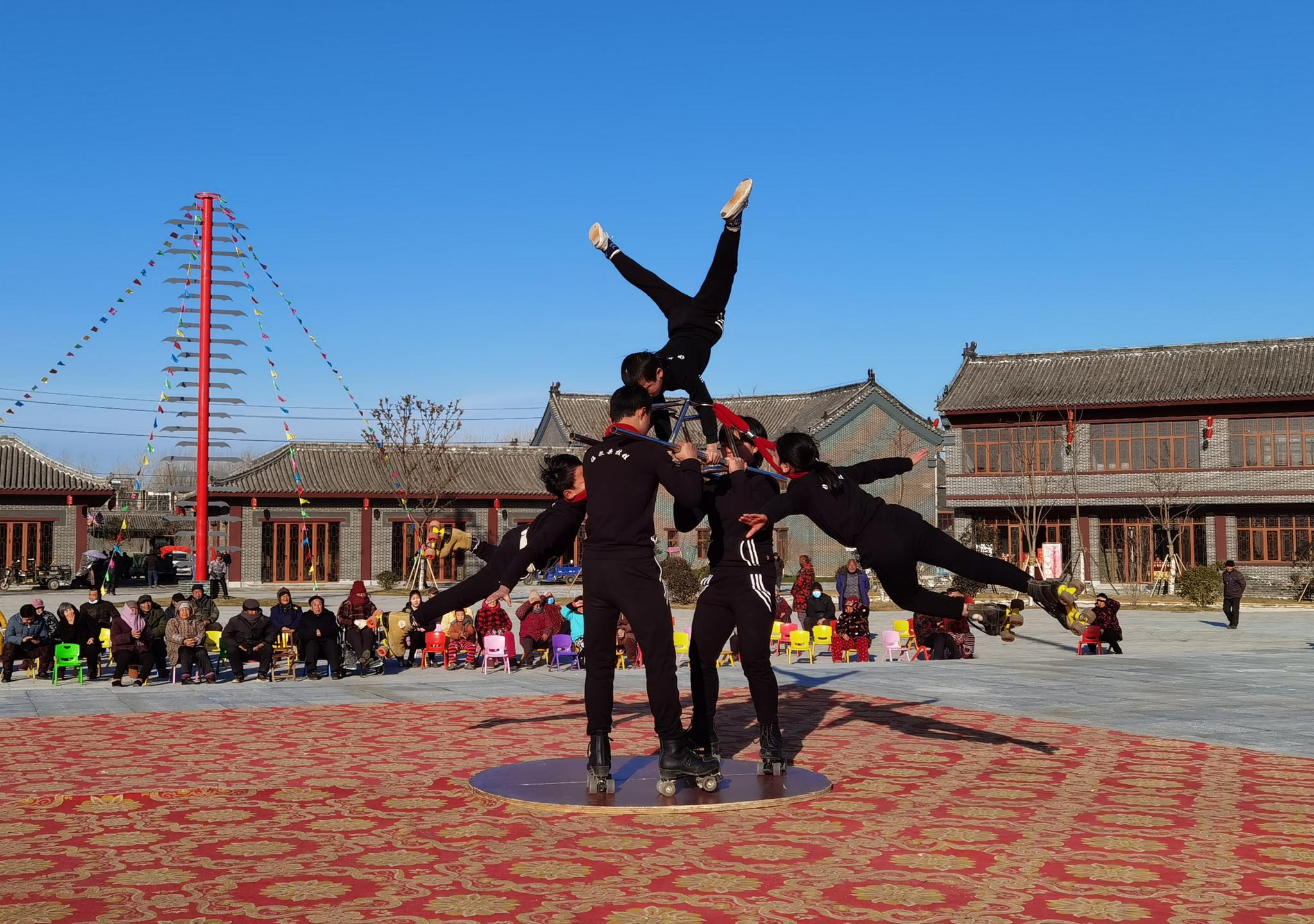 近年来,安徽省阜阳市临泉县把杂技这一在当地延续了数百年的打把式