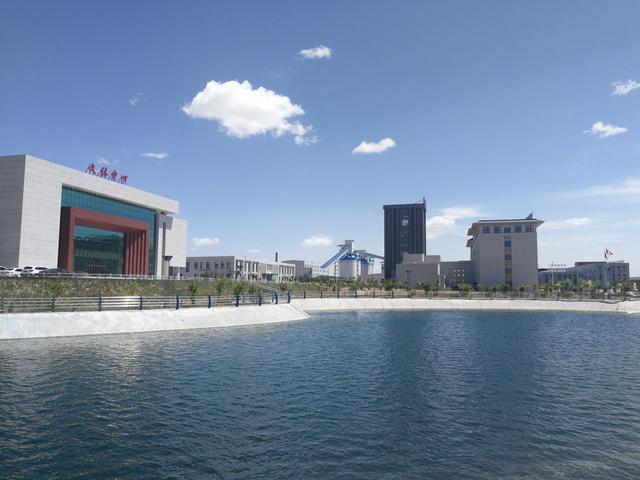 昊华能源受让红庆梁煤矿采矿权 保有资源储量达7.42亿吨