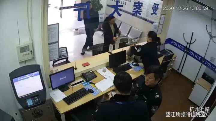 闯进家里的“不速之客”吓坏男子！警察进门一看：啊...这休闲区蓝鸢梦想 - Www.slyday.coM