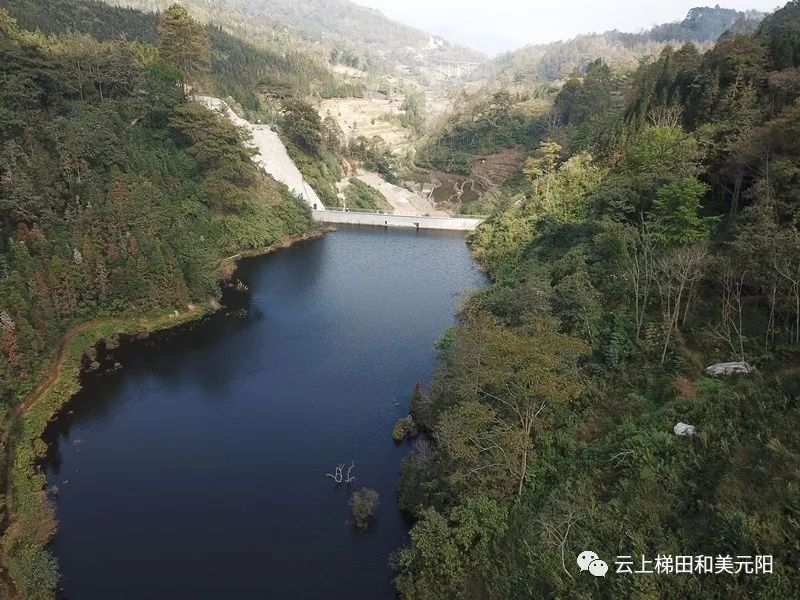 元阳县沙拉托乡的提水工程.