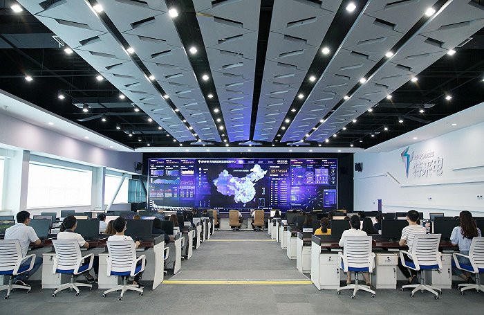 特来电充电网智能监控中心(崂山区委宣传部供图)