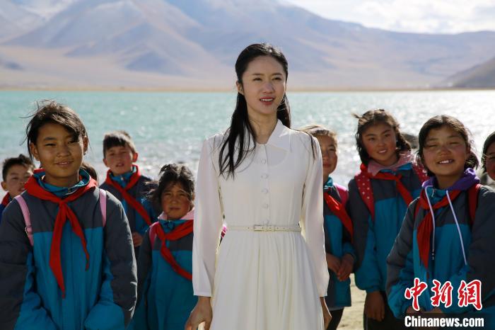 袁雪义无反顾地回到新疆.《喀什古丽》剧组供图