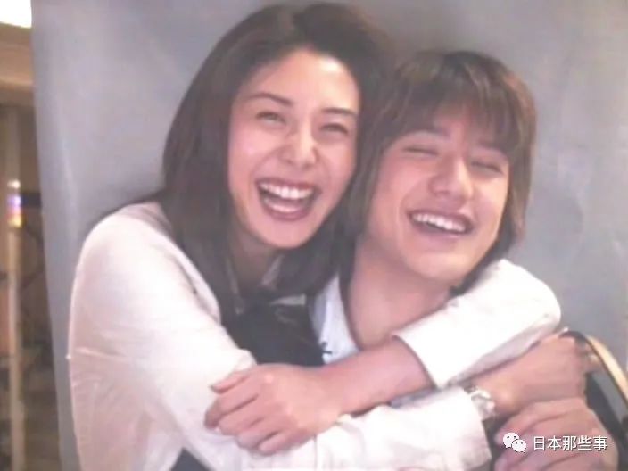网飞将拍摄 Firstlove初恋 满岛光佐藤健主演 满岛光 宇多田光 佐藤健 新浪娱乐 新浪网