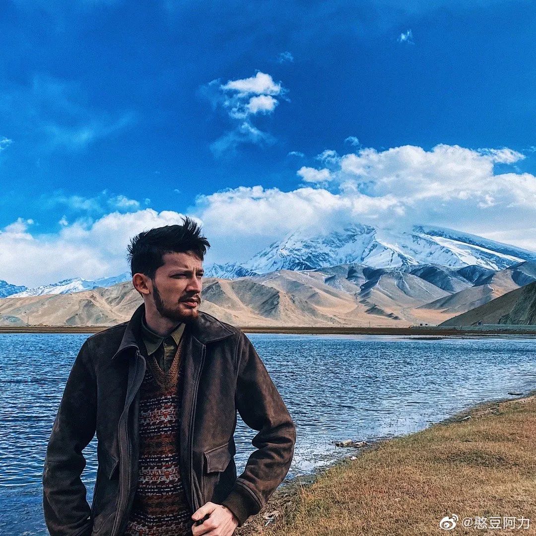 1000万粉丝的男人,和他的危险关系|憨豆_新浪新闻