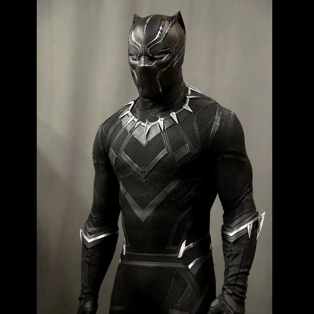 美国队长3黑豹试装幕后全身战服留影