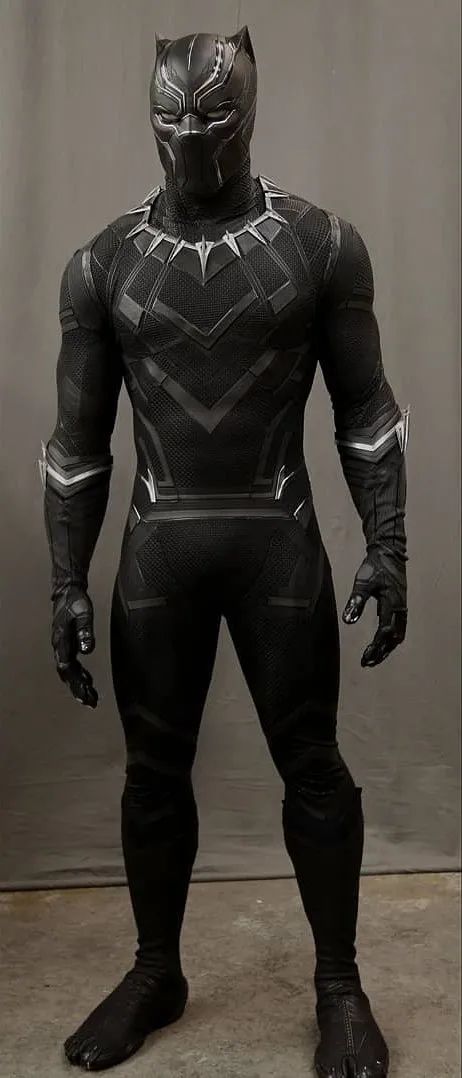 美国队长3黑豹试装幕后全身战服留影