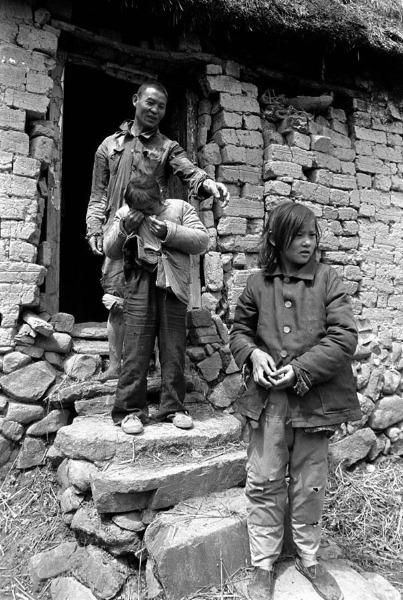 希望工程“大眼睛”摄影师解海龙:四十年,坚持让手里的相机有温度休闲区蓝鸢梦想 - Www.slyday.coM