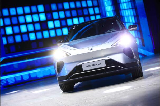 每公里0.08元 arcfox极狐超长真续航,伴你安心过冬