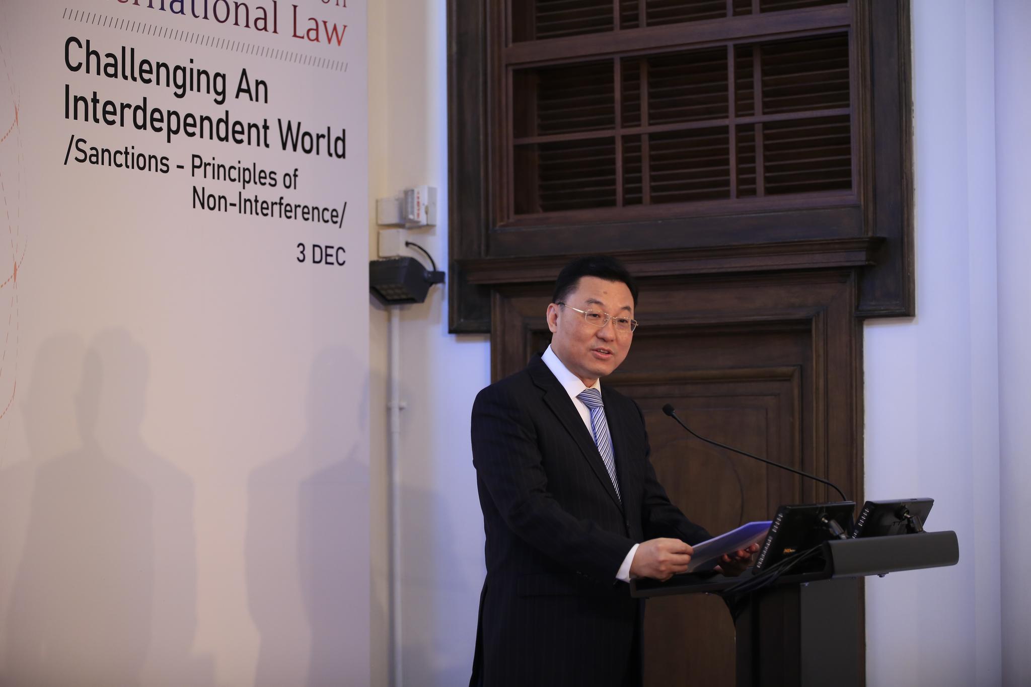 外交部驻港公署特派员谢锋 图自外交部驻港公署网站