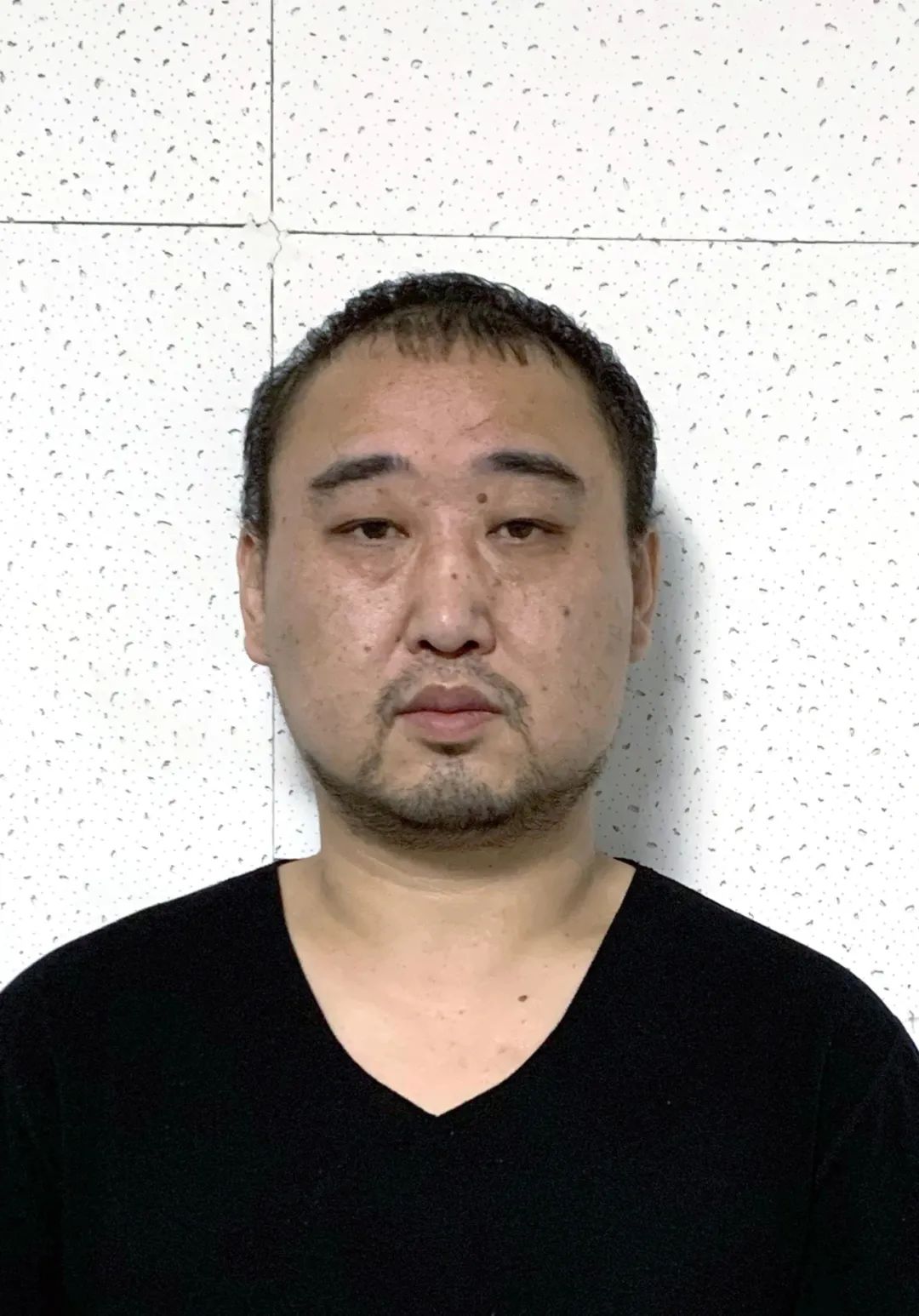 烟台警方发布悬赏通告,看到快报警!