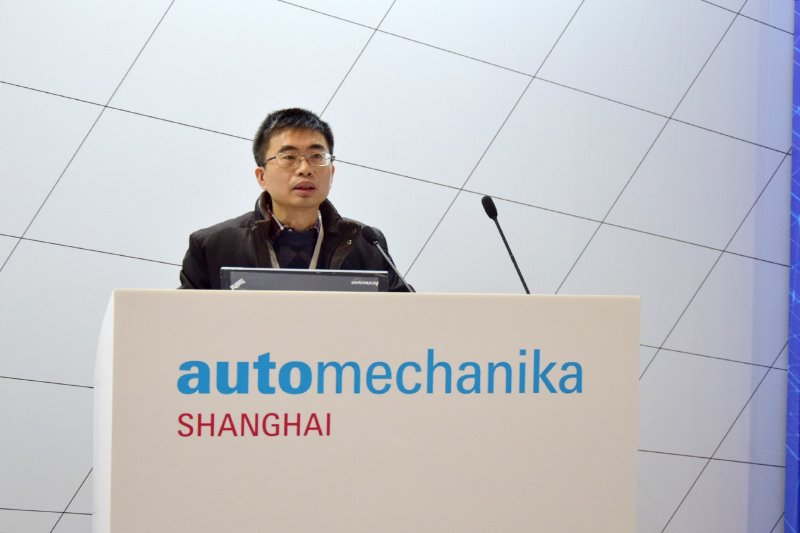 先生,比亚迪东区服务部经理张浩先生,上海裕民汽车总经理洪任纬先生