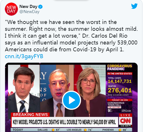 △华盛顿大学的卡洛斯·德尔里奥博士（中）接受CNN采访