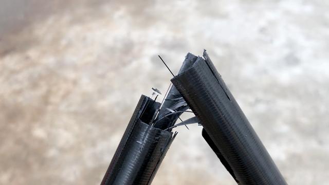 持感都还算中上水平,如果不是因为最终突然折断导致强度不高,这款鱼竿