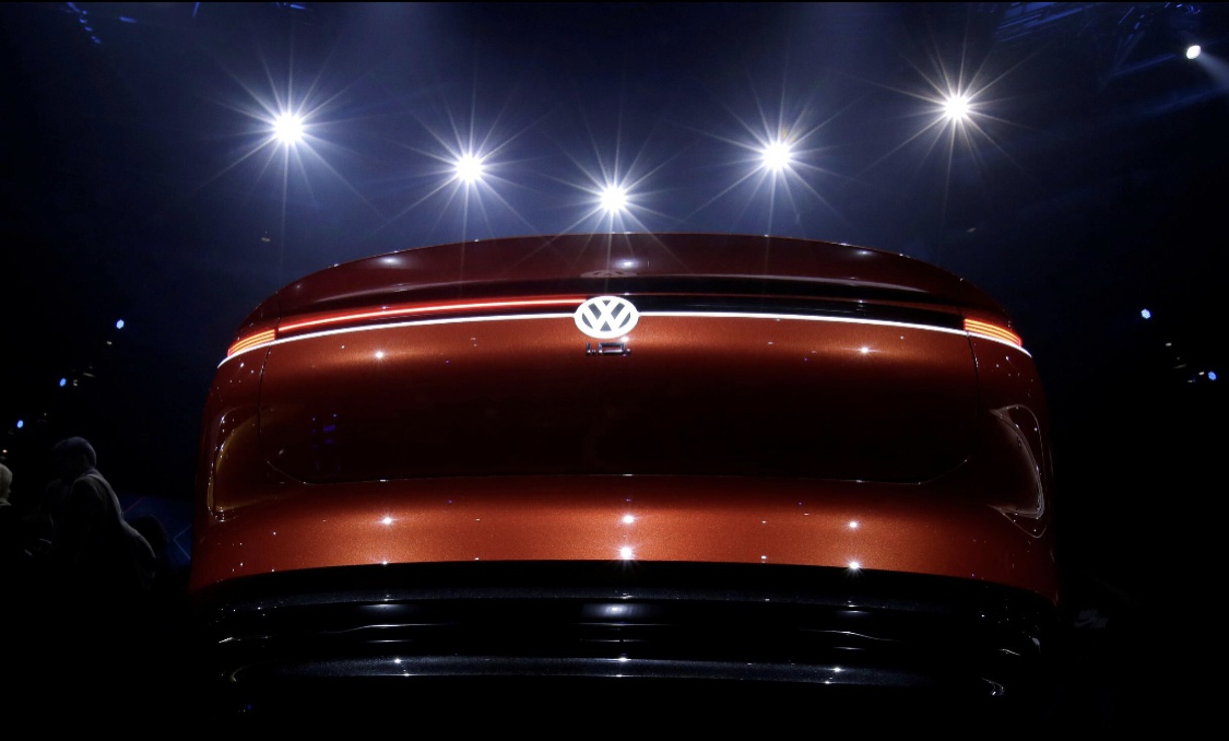 汽车行业骤然复苏致芯片短缺 供应链涨价谁来买单？