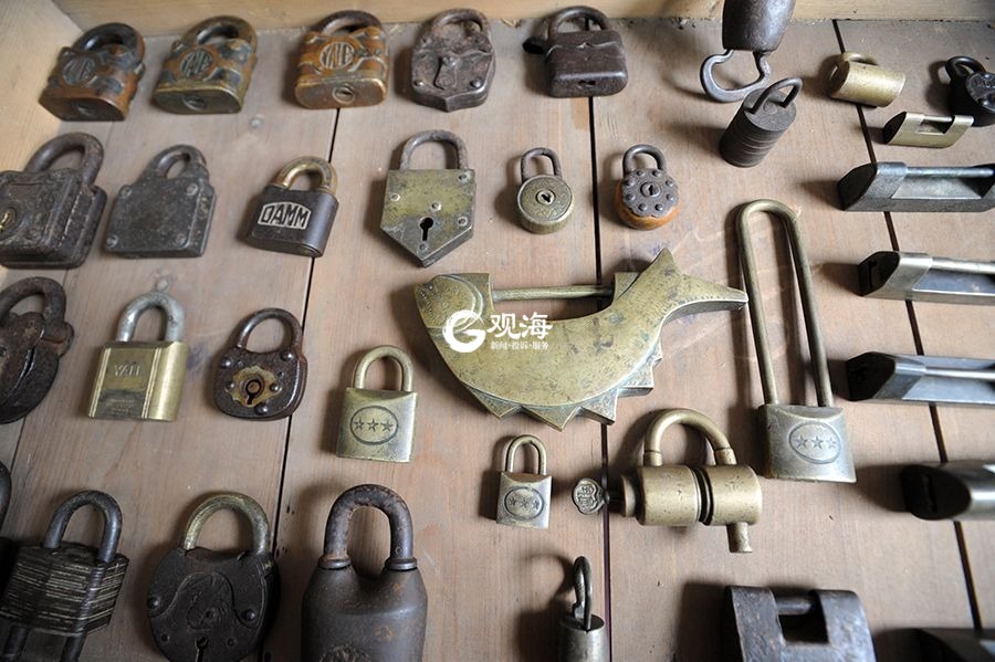 青岛这位民间收藏家让老物件讲述光阴的故事