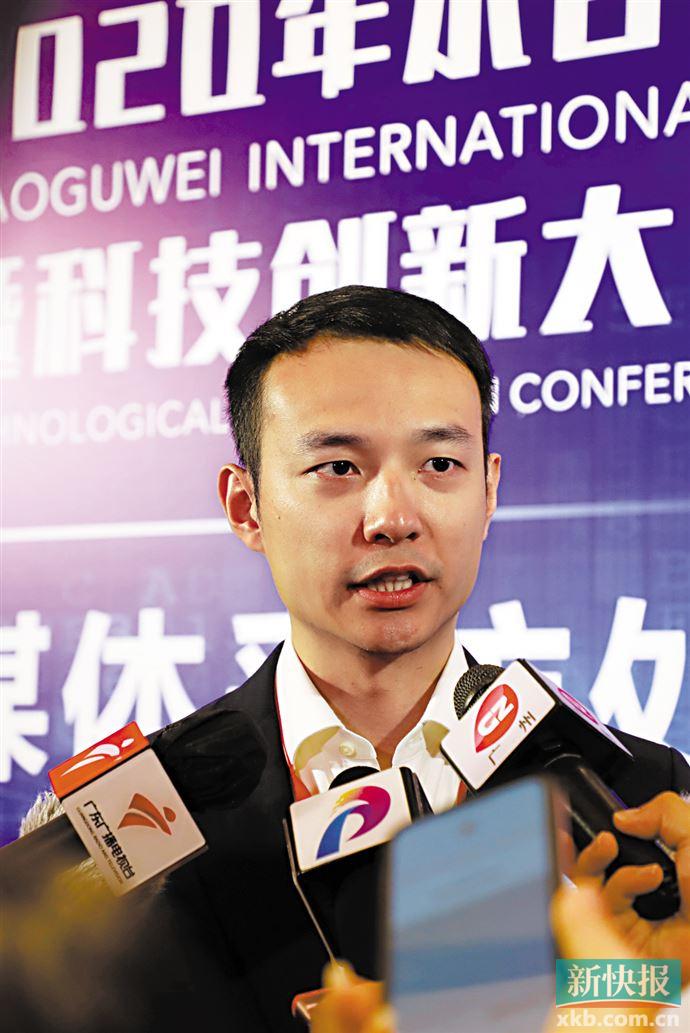 霍启文接受采访.新快报记者 毕志毅/摄