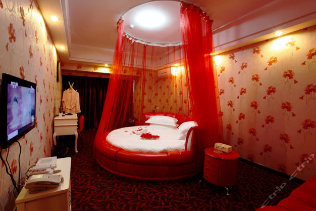 所以不住大床房这种情况的重灾区情侣大床房可以说是理所当然的我知道