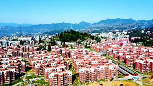 纳雍县利园街道易地扶贫搬迁安置点.尚宇杰 摄