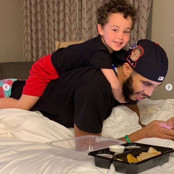 可可爱爱塔图姆更新个人ins祝儿子三岁生日快乐