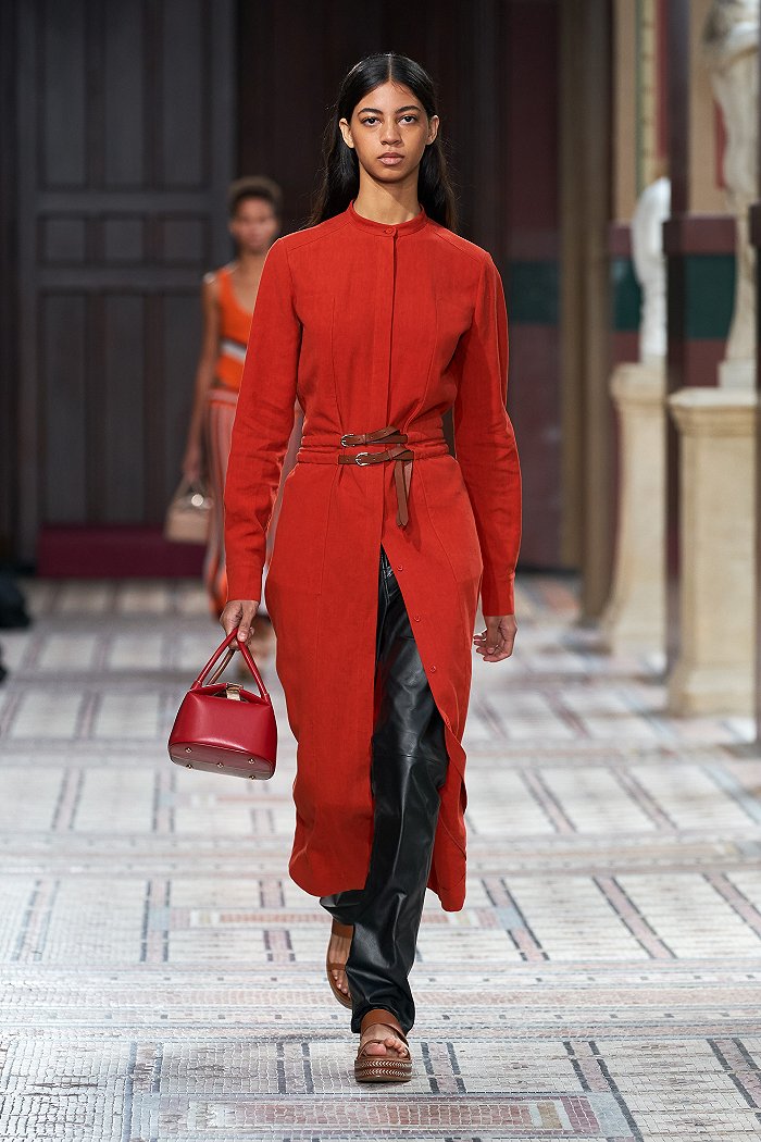 Gabriela Hearst 2021春季系列 图片来源：Vogue