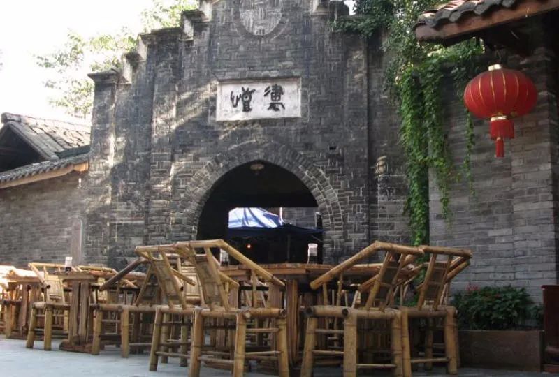 成都12月8日过百航班已取消 四川新一轮旅游热要降温？