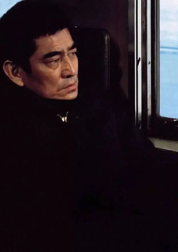 她45岁醉酒去世后,高仓健终生未娶,一生只爱她一人