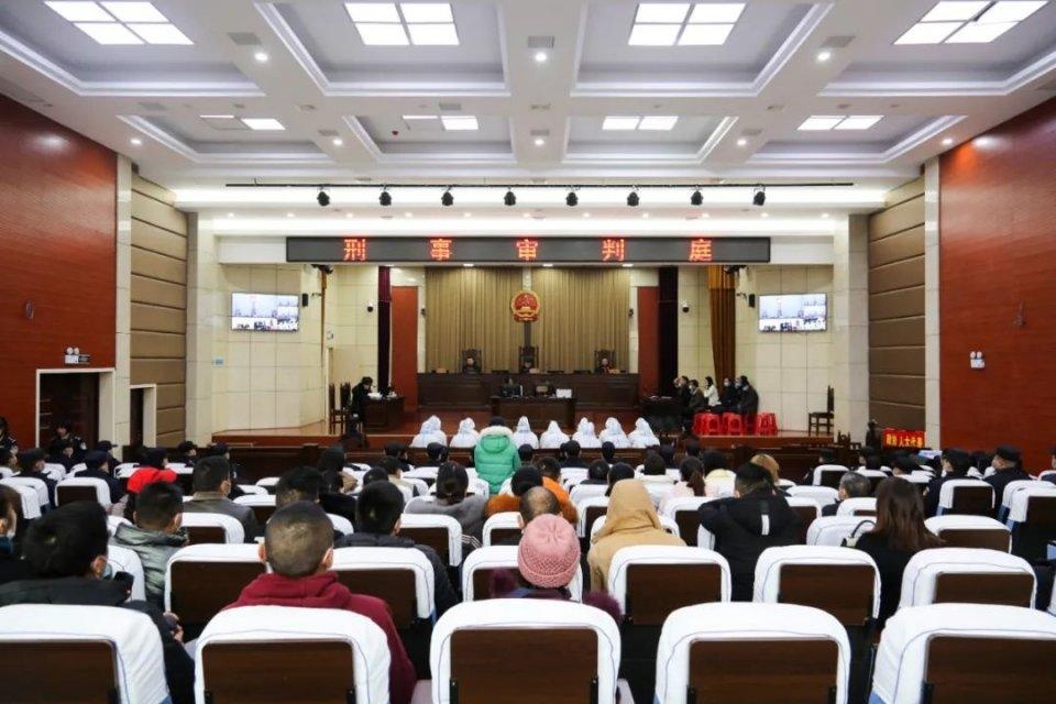 鲁遥等16人涉黑案一审宣判【一点资讯】|湘西|死缓_新浪新闻