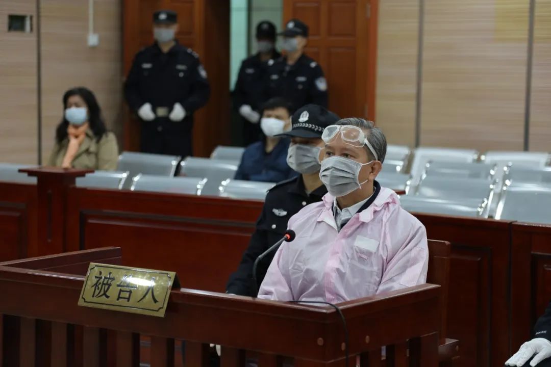 受贿超917万，广西玉林原副市长禤甲军一审获刑十年六个月