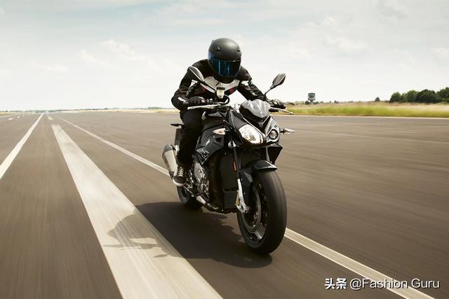 宝马摩托车发表2021年款s1000r