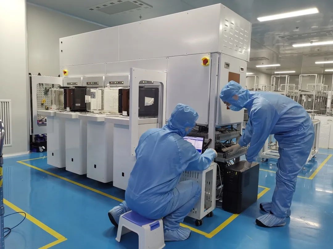 京仪装备首台 12 吋双臂晶圆倒片机研发成功