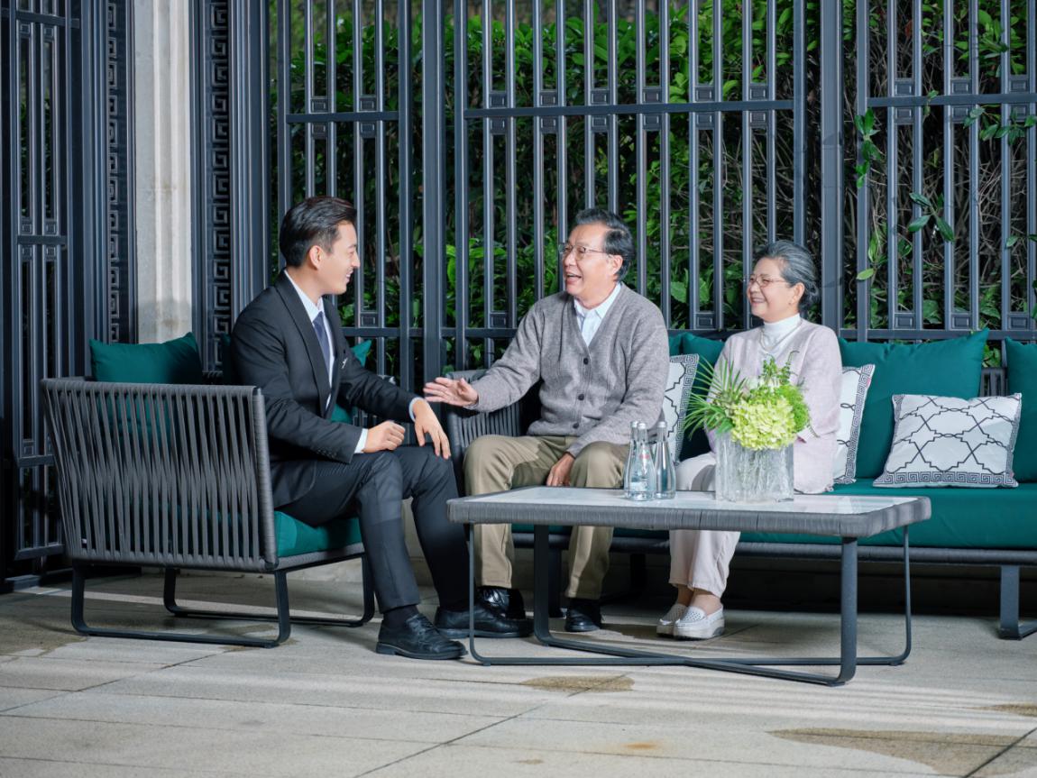 定期对业主进行访谈