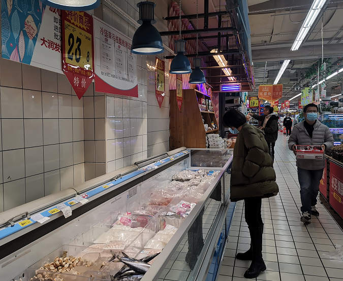 合肥购买进口冷链食品须实名登记,有市民戴一次性手套采购