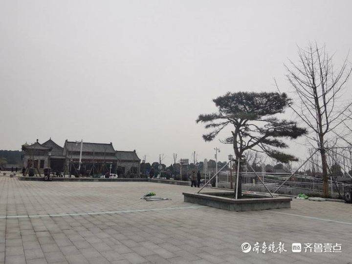 提升泰安泰山旅游服务品质泰山主大门前红门广场大变样