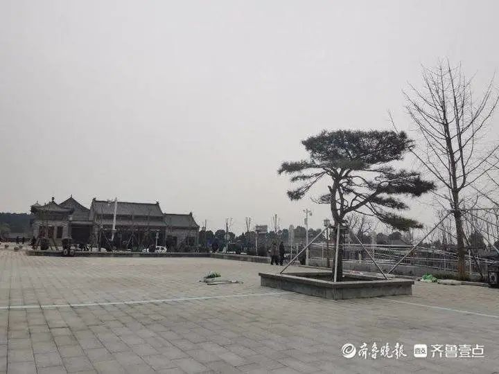 泰安人都来看看就在今天咱泰山主大门大变样虎山公园的快乐也回来了