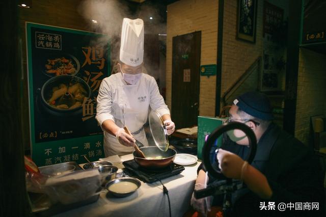 疫情尚未结束 北京市消协提醒消费者外出就餐购物做好防护