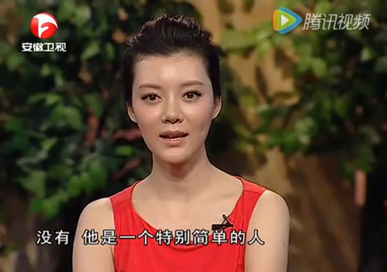 她是邓超前妻北影校花和首富离婚拿3亿分手费38岁再复出依旧气质超群