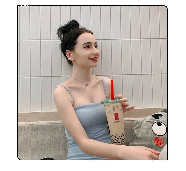 看颜狗说她像芭比娃娃一点都不夸张