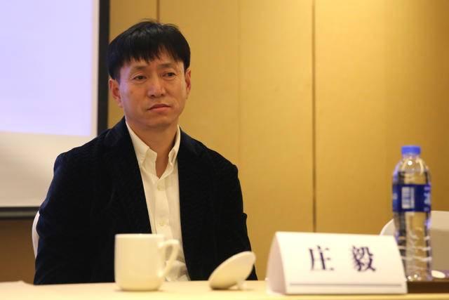 球队主教练于明,助理教练董礼强都是十冠王时的球员.