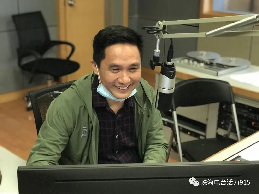 刘妈  右下: 刘帅) 剧中人 旁白:花晨 老刘:李哲 刘妈:唐华 刘帅:小树
