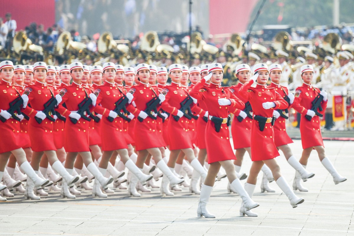 走下阅兵场,女民兵们再上战"疫"一线